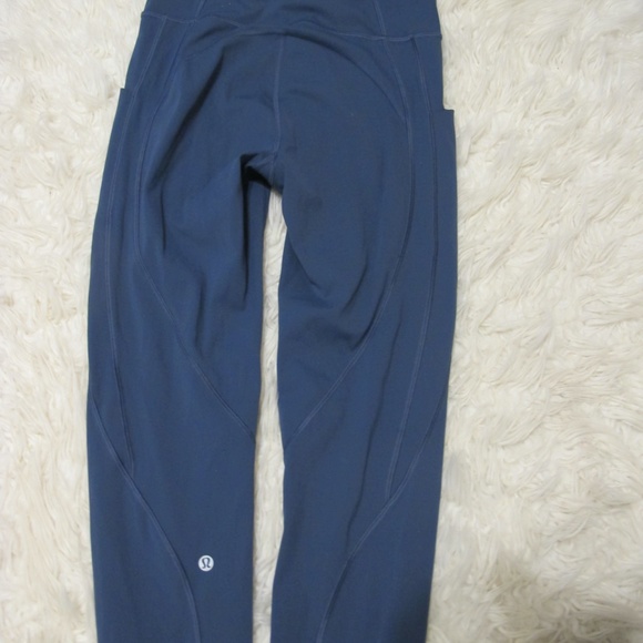 Lululemon High Rise Tight Women's Sport athletic Legging  28" Size 6 blue EUC - Picture 4 of 5